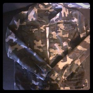 Kids Art Class Camo jean jacket size medium